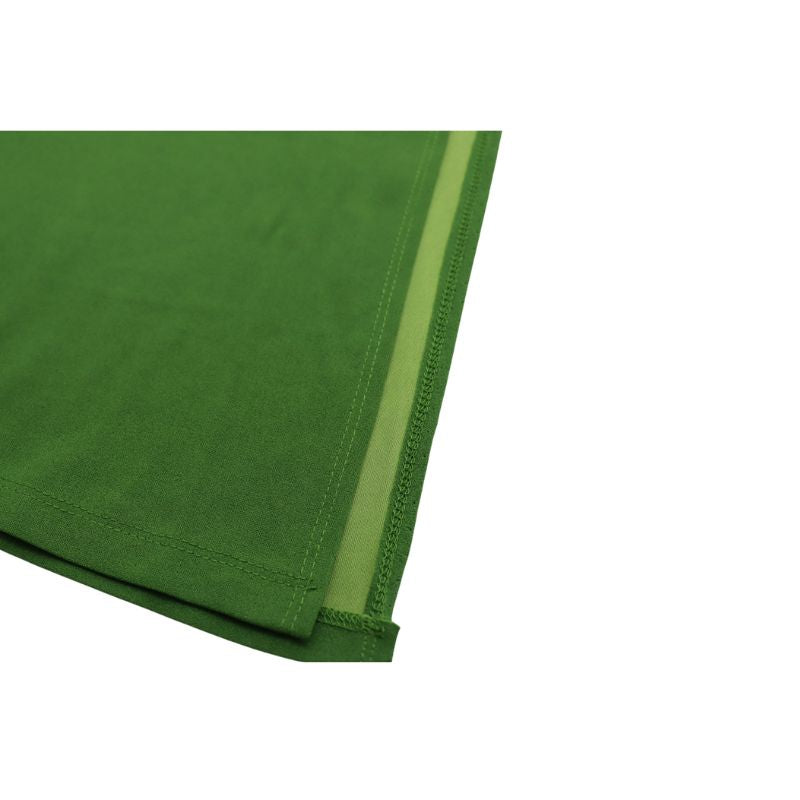 Vestido cargo con cintura ceñida y plisado lateral