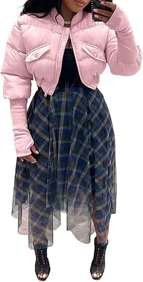 Chaqueta acolchada corta con cremallera y mangas acanaladas