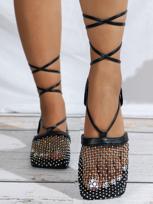 Sandalias planas con tiras cruzadas y diamantes de imitación ahuecadas