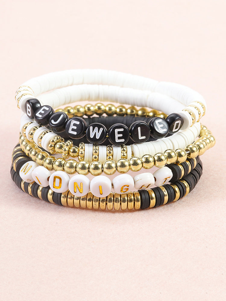 Conjunto de arcilla polimérica con pulsera de cuentas de letras multicolores