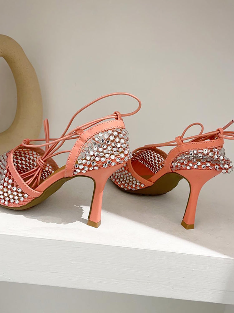 Sandalias de tacón caladas con tiras cruzadas y diamantes de imitación brillantes