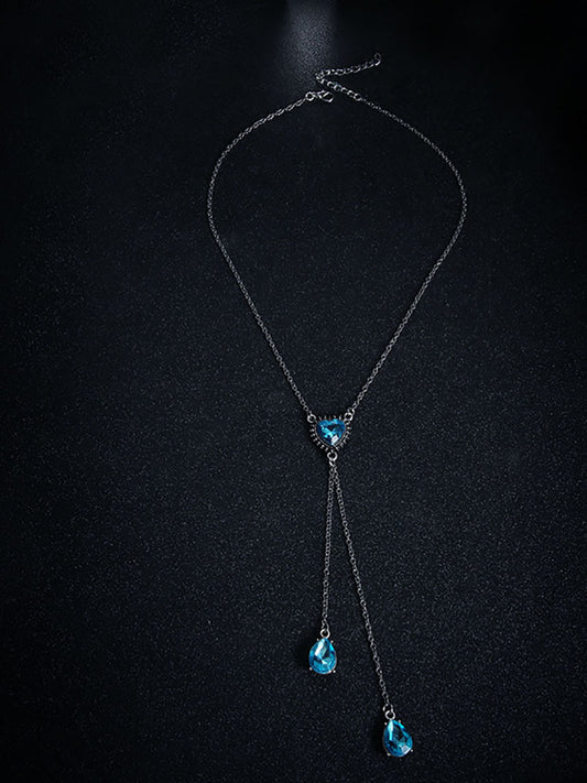 Collar con colgante de diamantes de imitación en forma de corazón