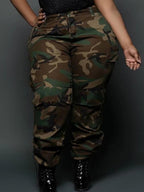 Pantalones largos con estampado de camuflaje de talla grande
