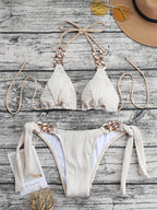 Trajes de baño de dos piezas con cuello halter y retazos de cadena