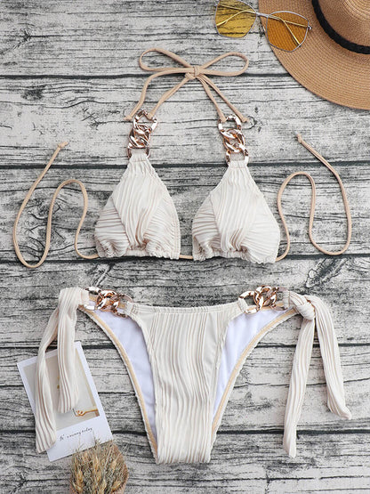 Trajes de baño de dos piezas con cuello halter y retazos de cadena