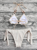 Trajes de baño de dos piezas con cuello halter y retazos de cadena