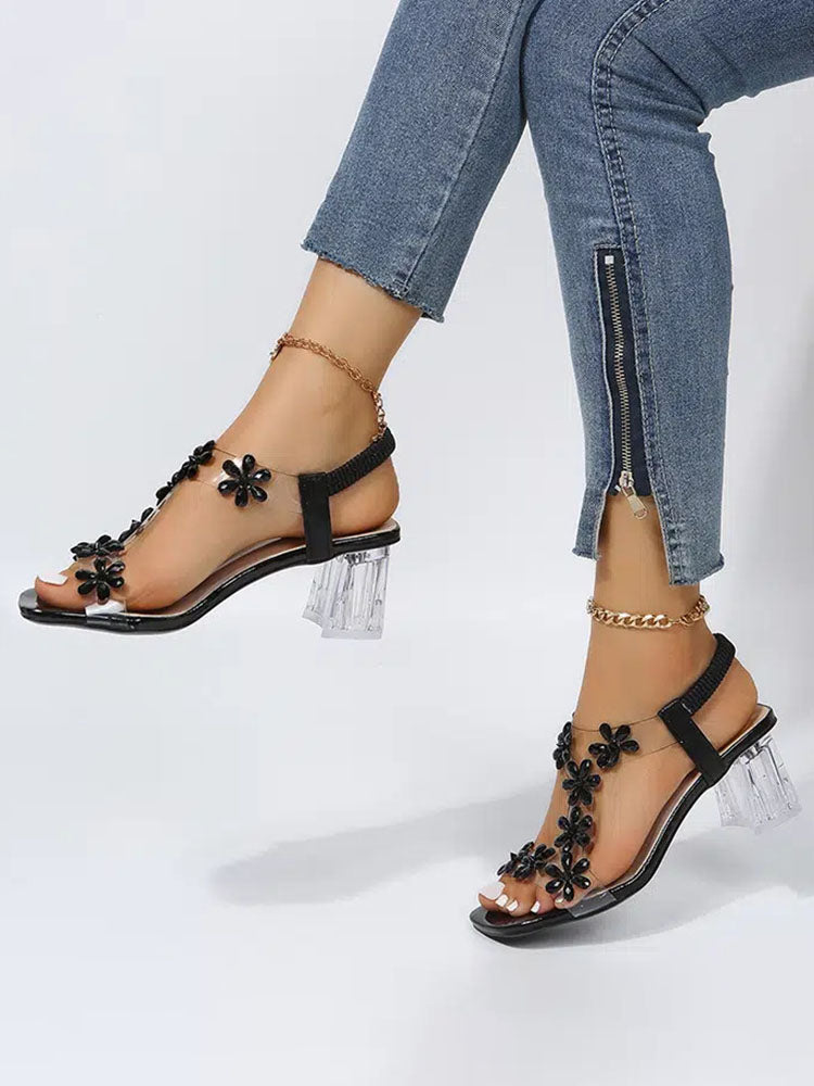 Tacones gruesos con punta abierta y retazos de diamantes de imitación