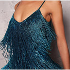 Mini vestidos sin mangas con borlas y lentejuelas con dobladillo de plumas