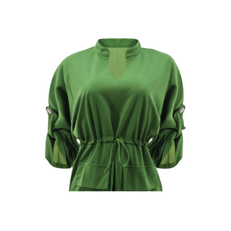 Vestido cargo con cintura ceñida y plisado lateral