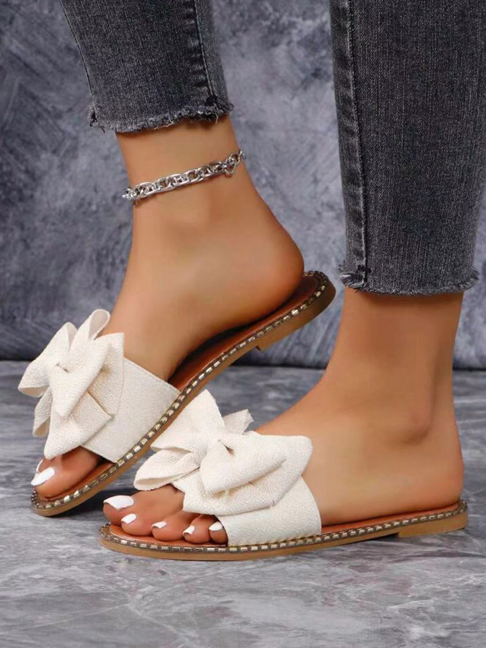 Bow Tie Flat Slide