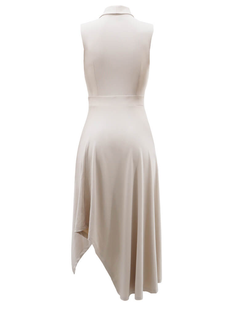 Vestido con vuelo y cintura ceñida con cuello tipo polo sin mangas 