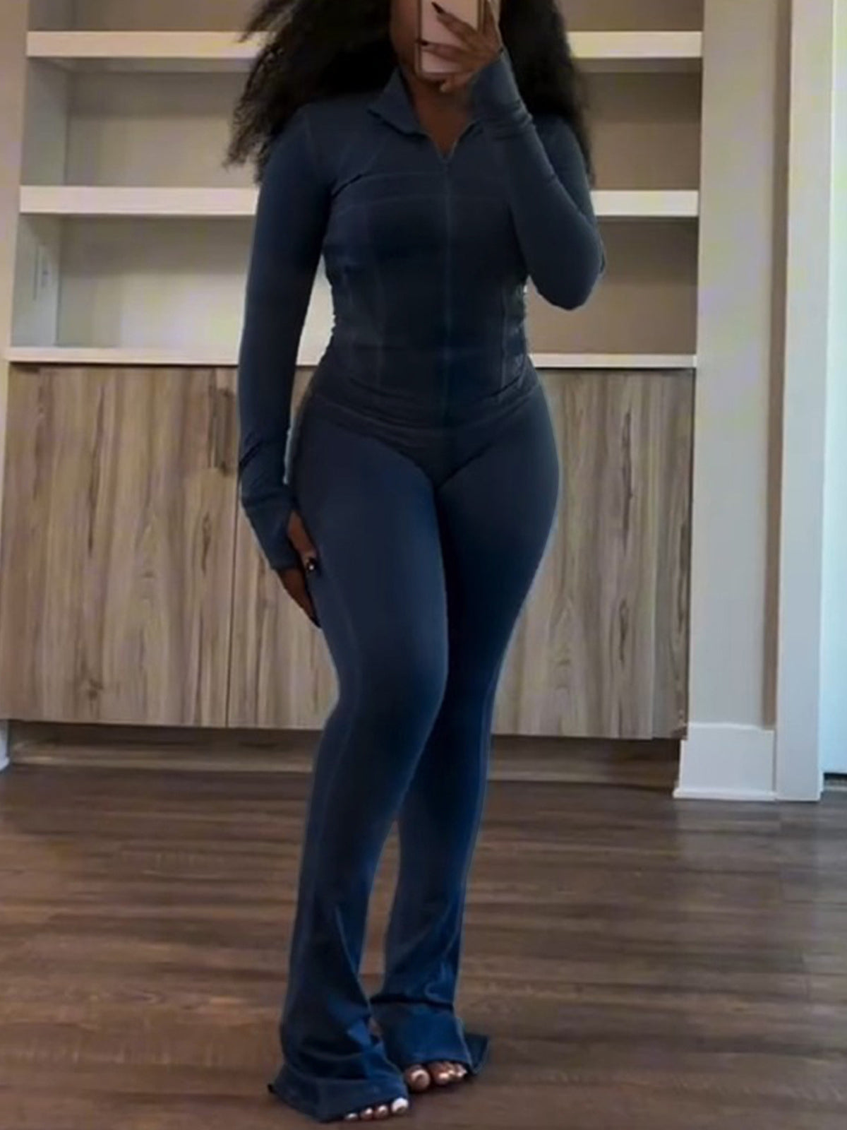 Two Pieces Sporty Fitted  Flare Pants Set