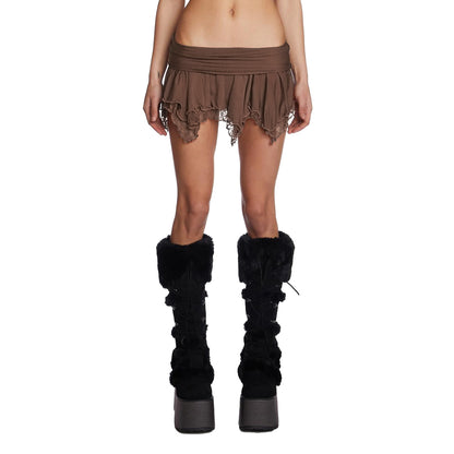 Minifalda plisada con volantes y encaje de patchwork