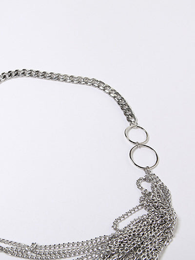 Top corto con cadena metálica y espalda descubierta 