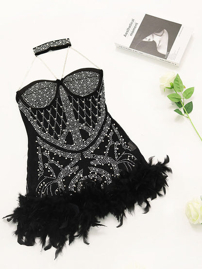 Mono con cuello halter y diamantes de imitación y plumas 3.10有货