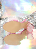 Sandalias peludas con tacones gruesos y cristales en forma de corazón 