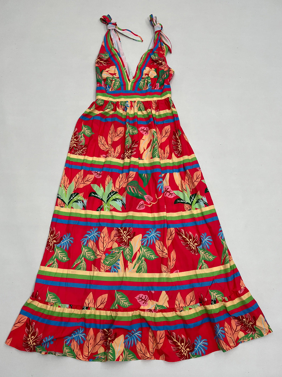 Vestido largo acampanado con tirantes y estampado floral de talla grande 
