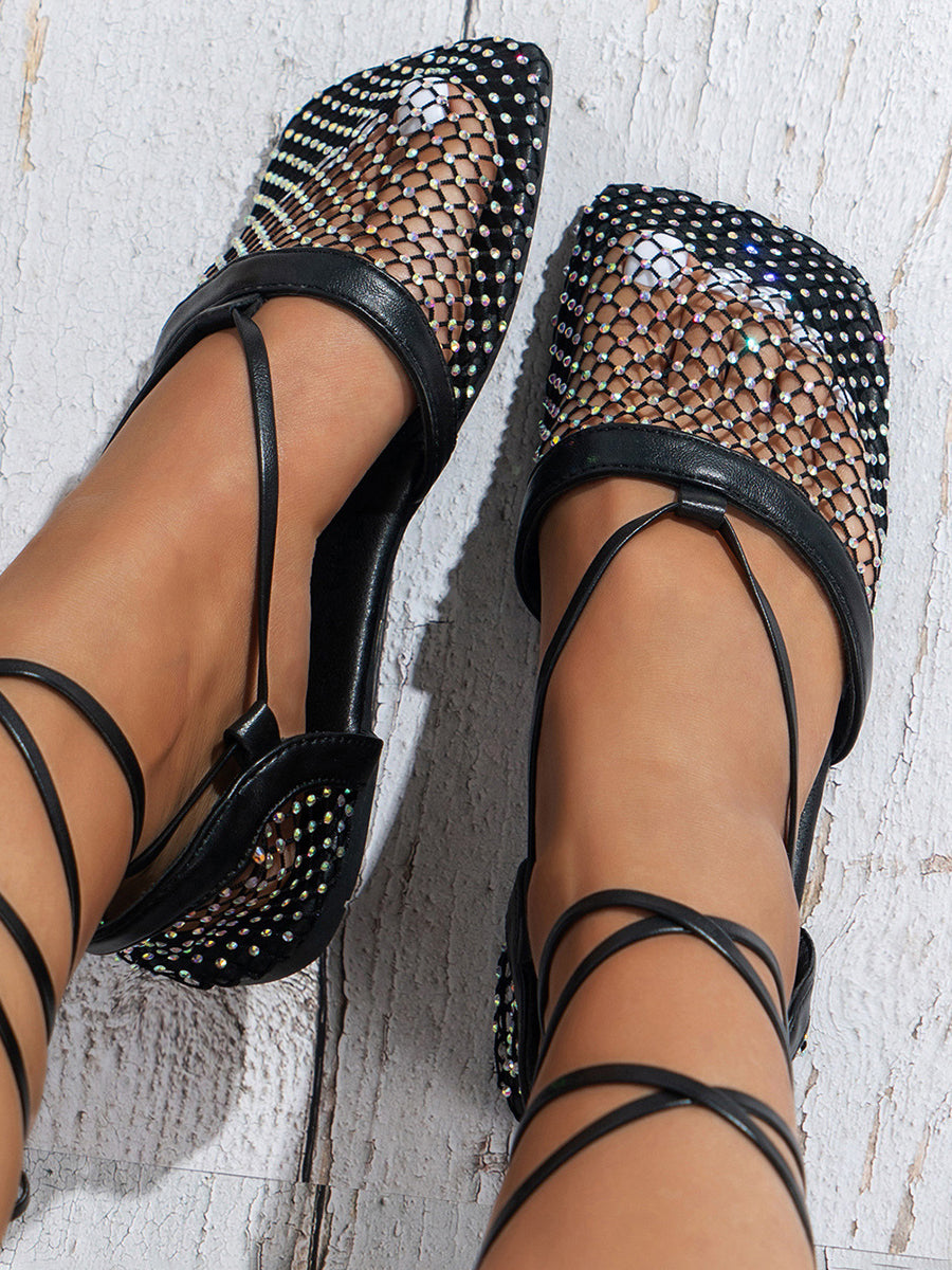 Sandalias planas con tiras cruzadas y diamantes de imitación ahuecadas 