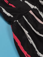 Vestido largo sin espalda a rayas con un solo hombro 