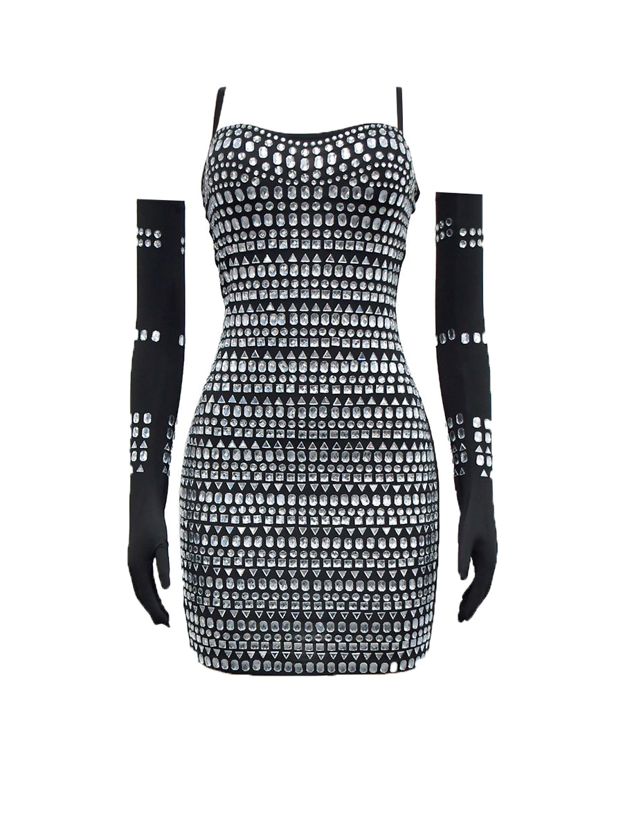 Vestido con tirantes finos y guantes de diamantes de imitación 