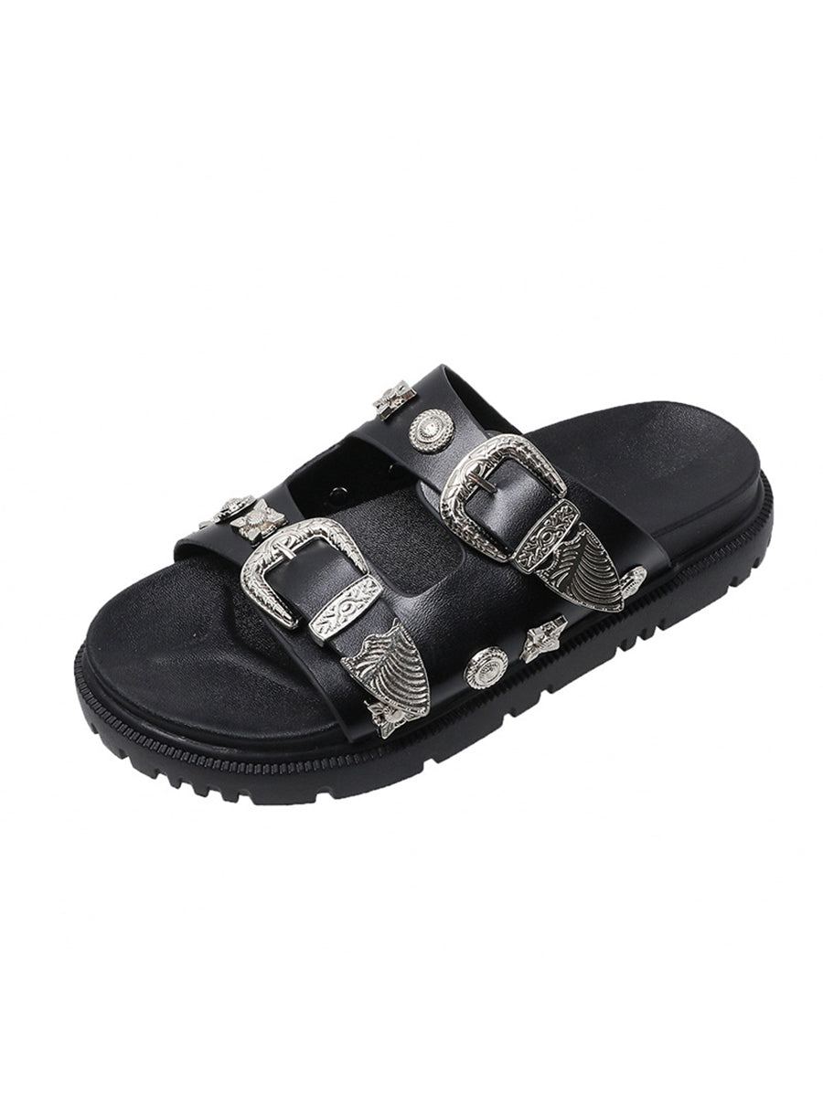 Chanclas planas con remaches de metal y tachuelas 