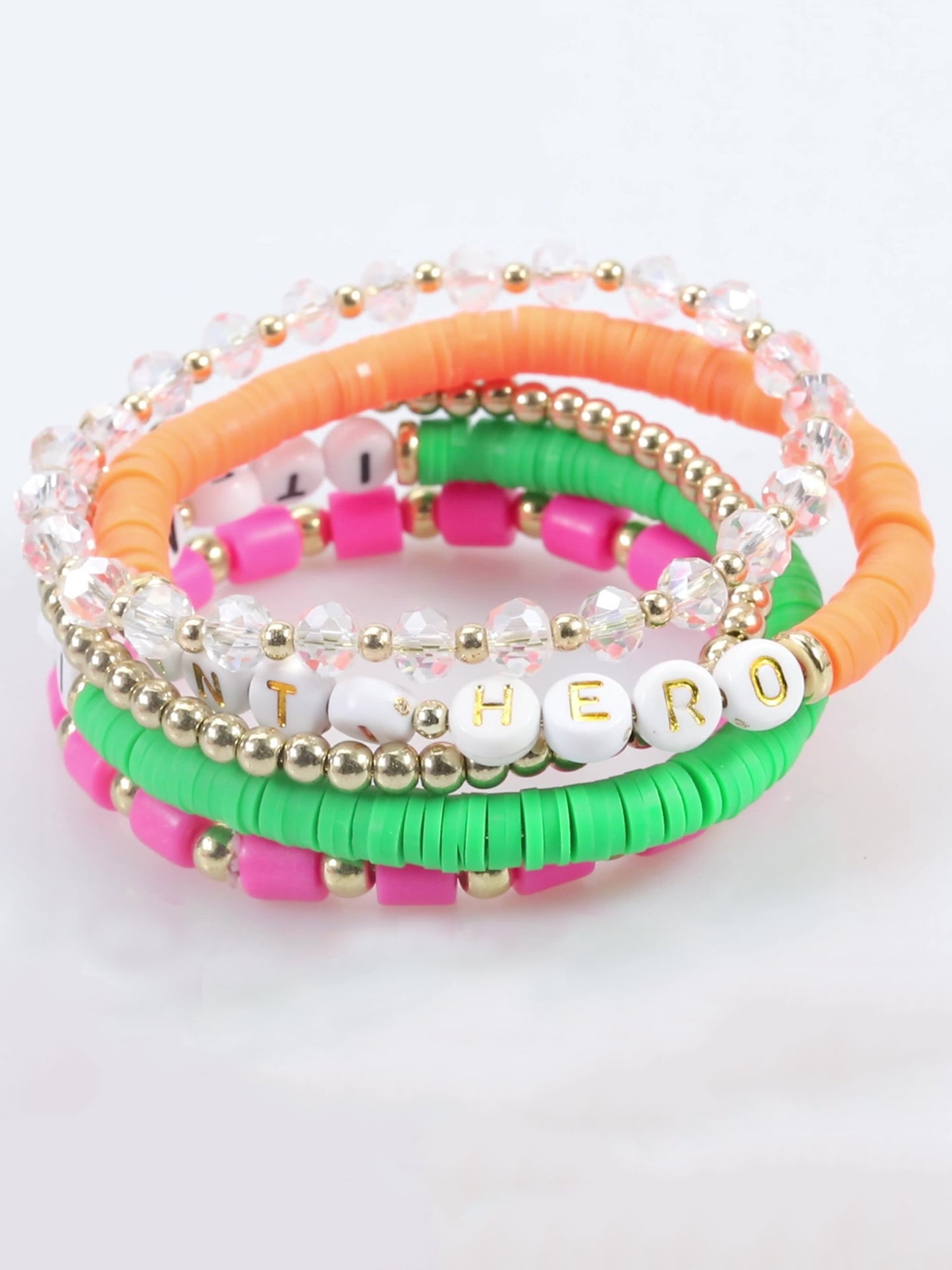 Conjunto de arcilla polimérica con pulsera de cuentas de letras multicolores 