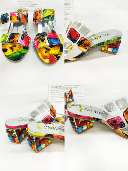 Chanclas gruesas con apliques de colores