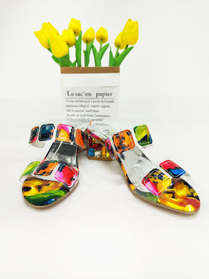 Chanclas gruesas con apliques de colores