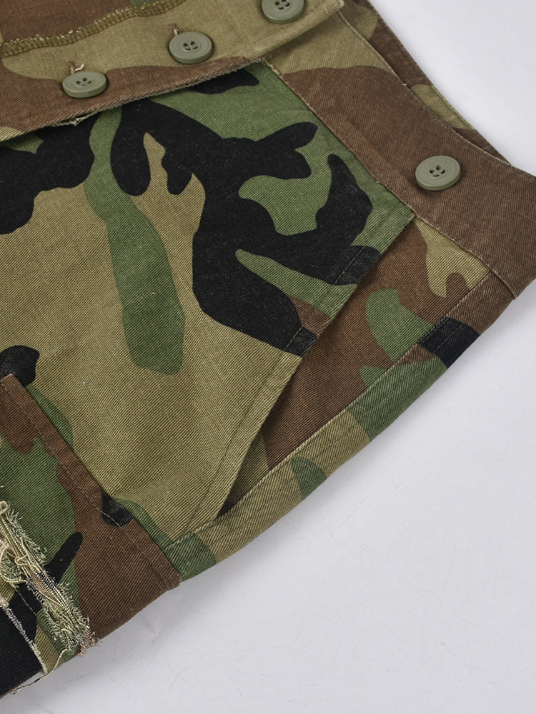 Falda con abertura y bolsillos utilitarios de camuflaje 