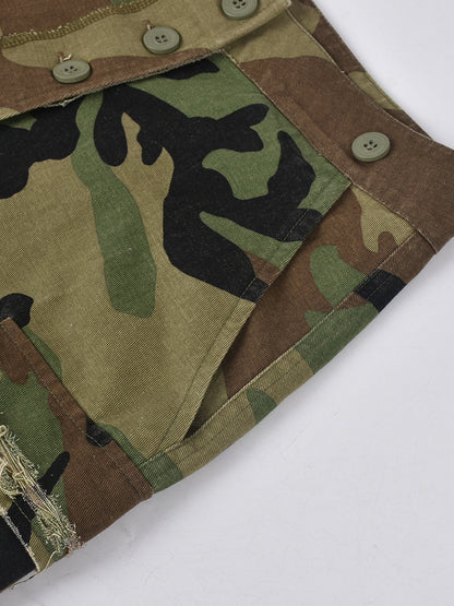 Falda con abertura y bolsillos utilitarios de camuflaje 