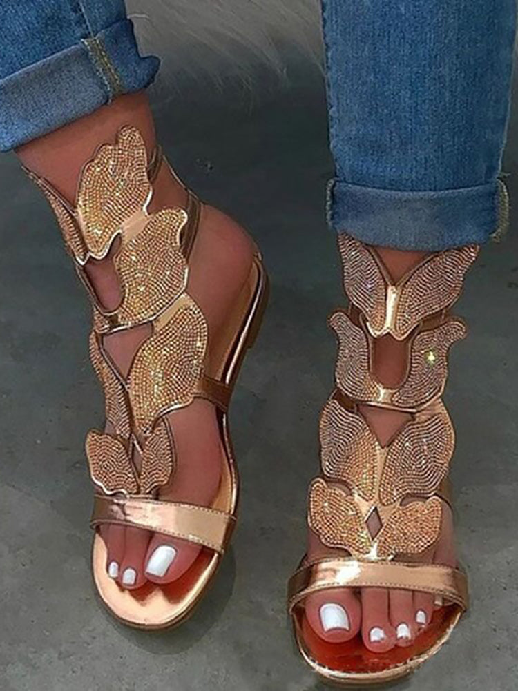 Sandalias planas con mariposa y diamantes de imitación 