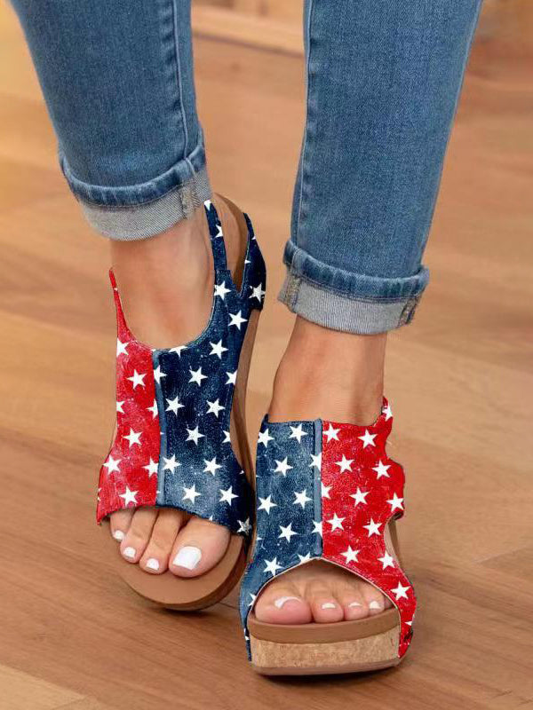 Sandalias romanas con cuña y tachuelas con punta abierta 