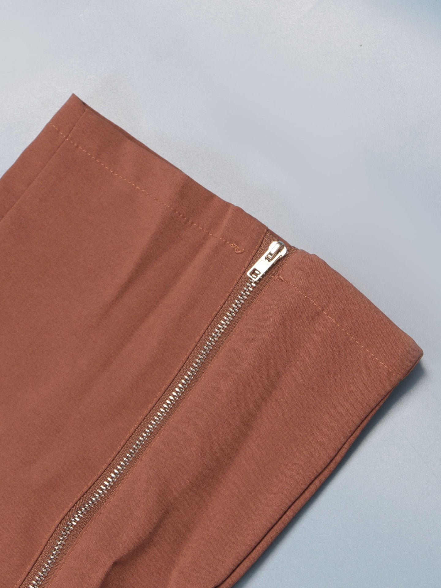 Monos de pierna ancha con bolsillo con cremallera y manga corta 