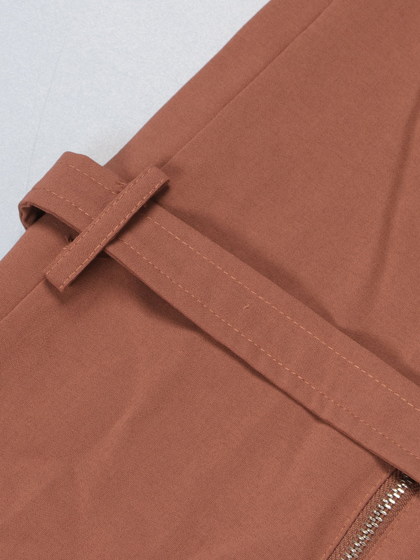 Monos de pierna ancha con bolsillo con cremallera y manga corta 