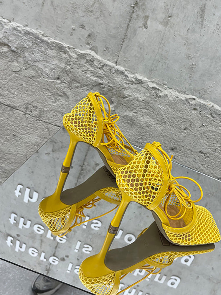 Sandalias de tacón alto con tiras cruzadas ahuecadas 
