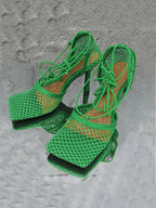 Sandalias de tacón alto con tiras cruzadas ahuecadas 