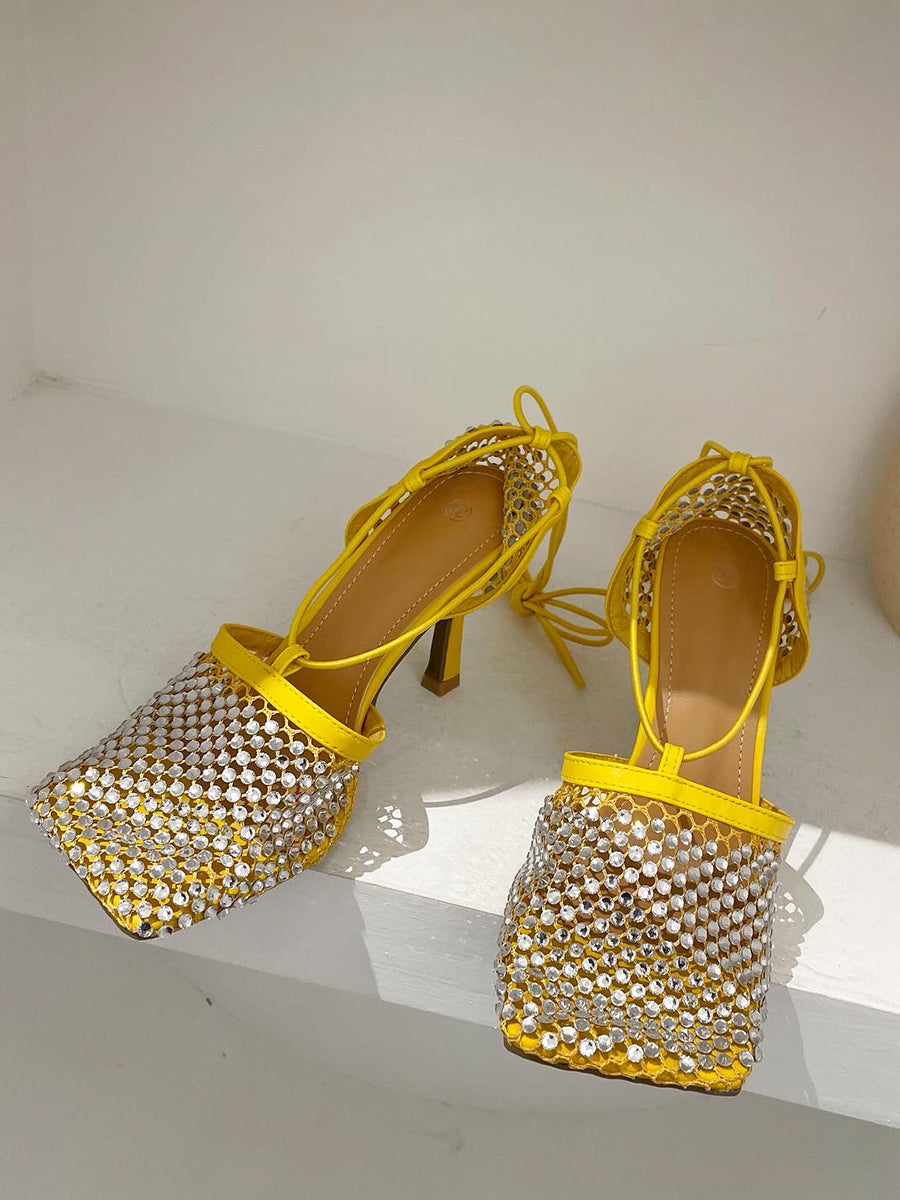 Sandalias de tacón caladas con tiras cruzadas y diamantes de imitación brillantes 