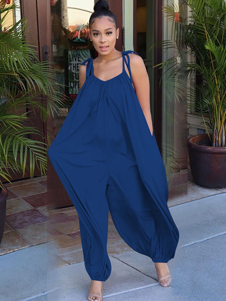 Mono con pernera ancha y cordones sin mangas con tirantes finos