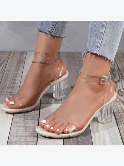 Tacones con puntera abierta y tiras transparentes de bloque grueso