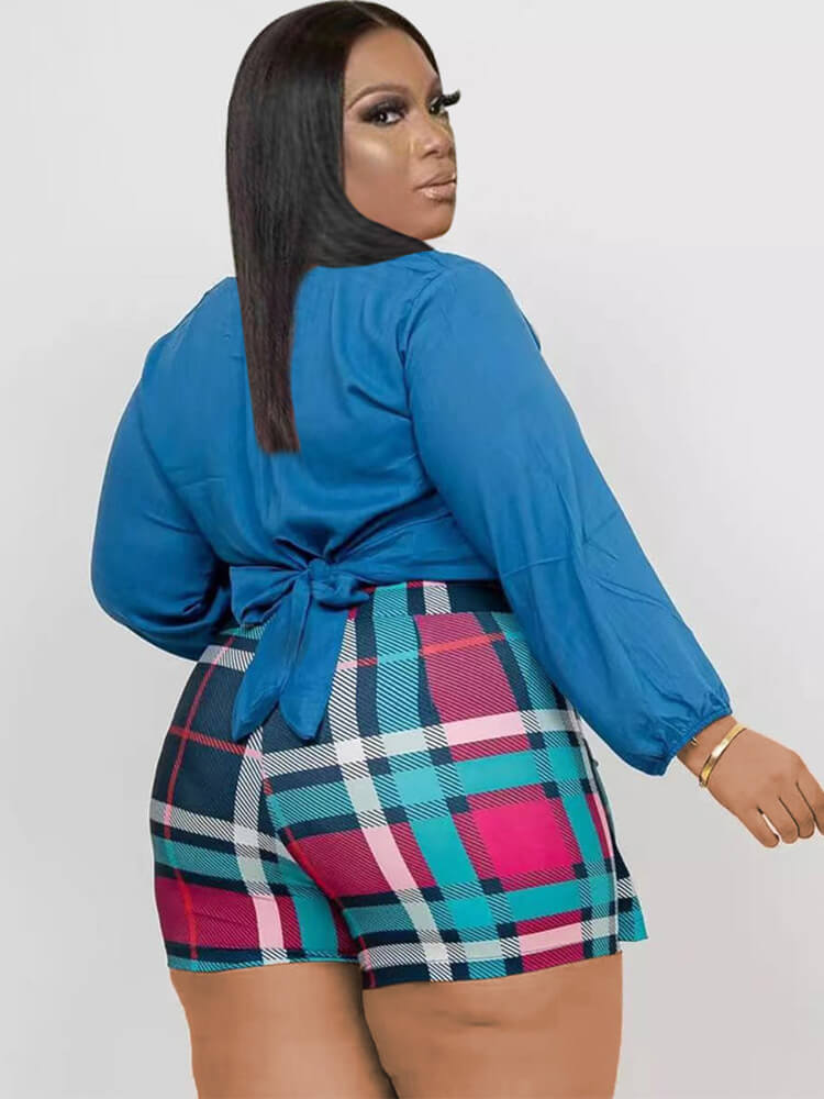 Top corto de manga larga y falda pantalón corta