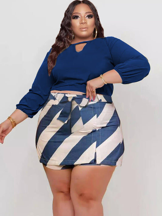 Top corto de manga larga y falda pantalón corta