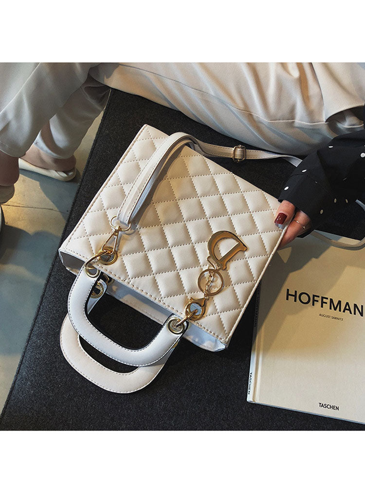 Bolso bandolera acolchado sencillo con colgante