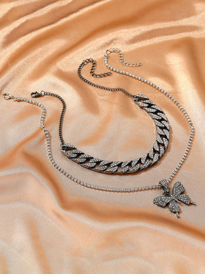 Collares en capas con colgante de mariposa