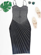 Vestido midi ajustado con tirantes finos y diamantes de imitación