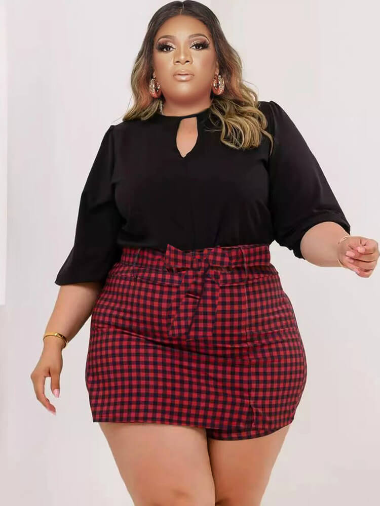 Top corto de manga larga y falda pantalón corta