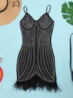 Minivestidos con tirantes finos y plumas de diamantes de imitación