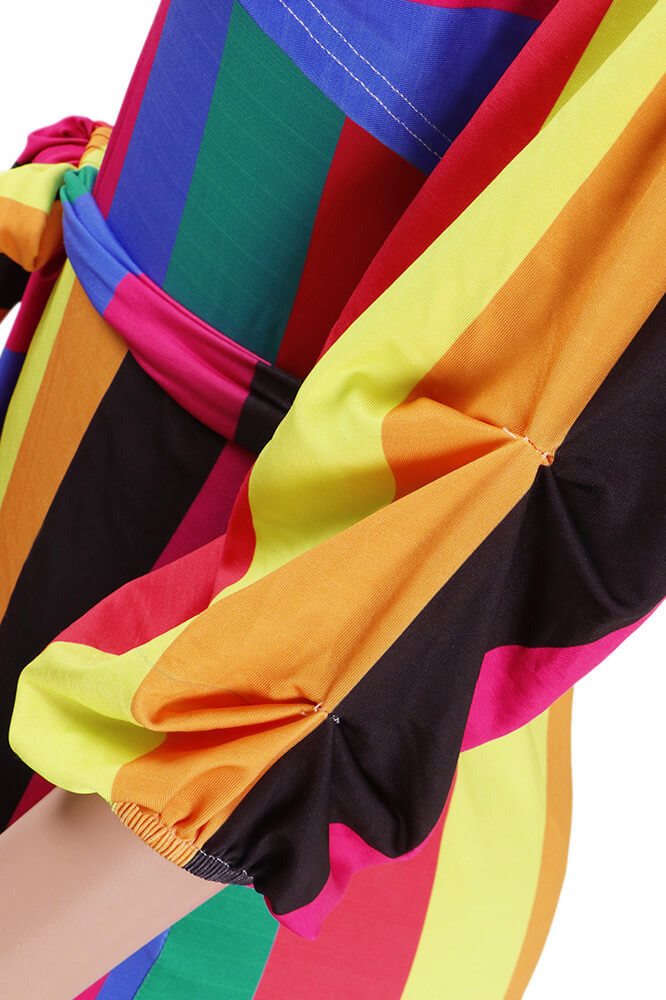 Monos cortos con hombros descubiertos y arco iris floral