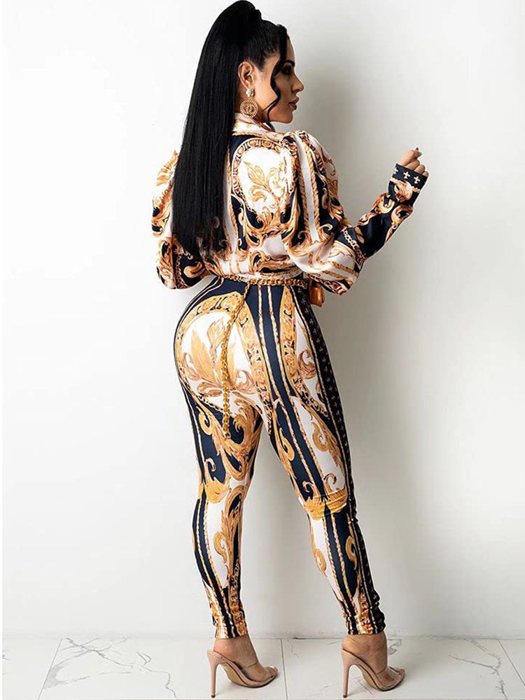 Tops estampados de manga larga y pantalones ajustados