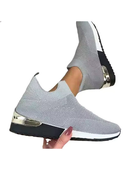 Breathable Flyknit Elastic Sneaker