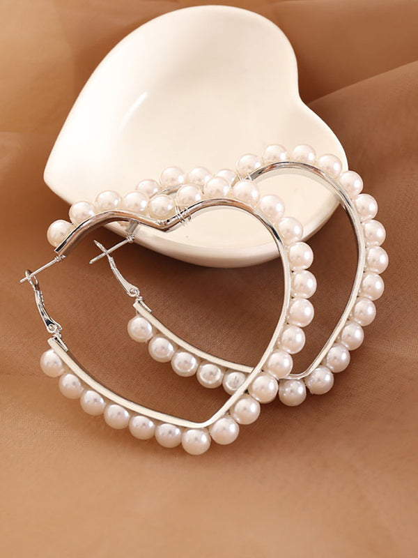 Minimalist Heart Pearl Earrings